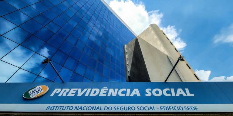 Central-de-atendimento-telefonico-do-INSS-nao-funciona-neste-sabado.jpg