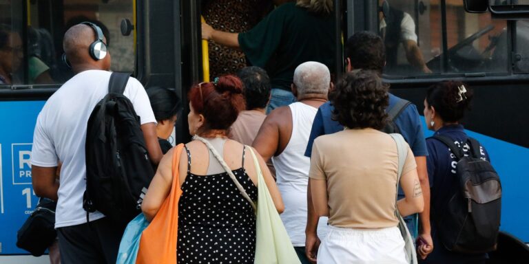 Passagem-de-onibus-no-Rio-subira-de-R-430-para.jpg