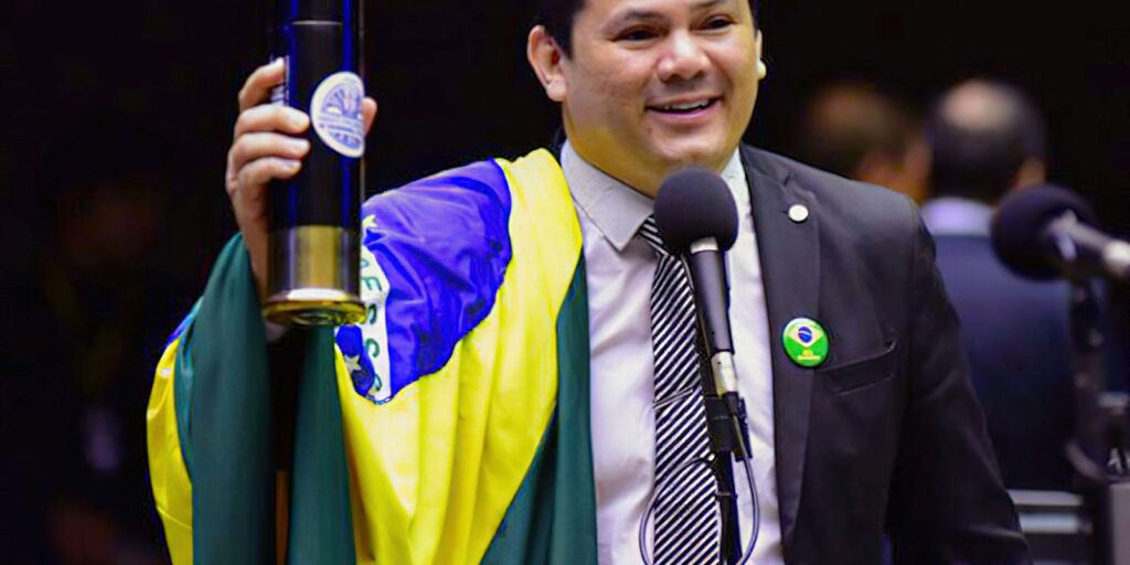 AGU-pede-investigacao-de-deputado-por-declaracoes-contra-Lula.jpg