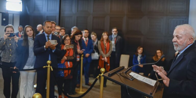 Com-Putin-Lula-reforca-posicao-em-atuar-por-fim-da.jpg