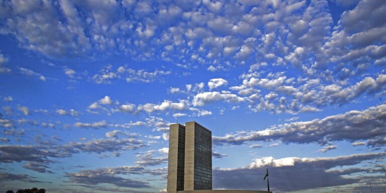 Deputados-e-senadores-elegem-presidentes-e-mesas-diretoras-no-sabado.jpg
