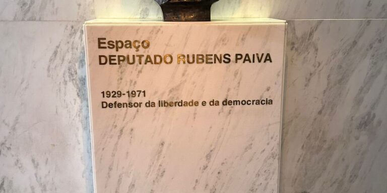 Ato-contra-PL-da-Anistia-e-realizado-em-frente-a.jpg