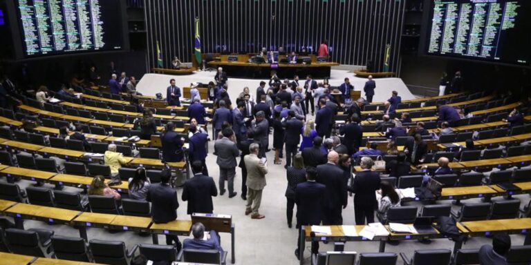 Camara-aprova-projeto-que-amplia-numero-de-deputados-federais.jpg