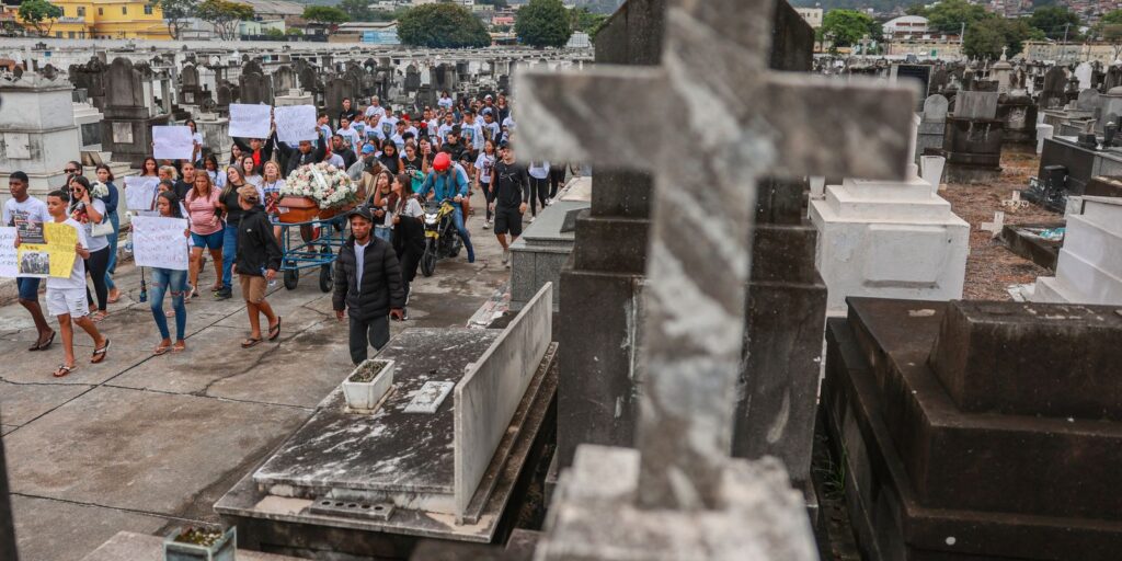PT, PSOL e PCdoB pedem ao STF acesso de familiares à perícia de corpos