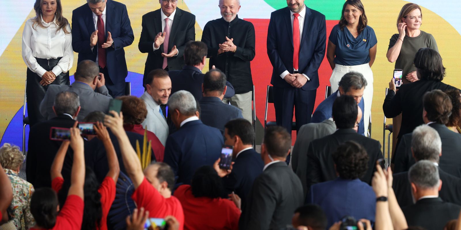 "Cabeça do crime organizado não está no barraco da favela", diz Boulos