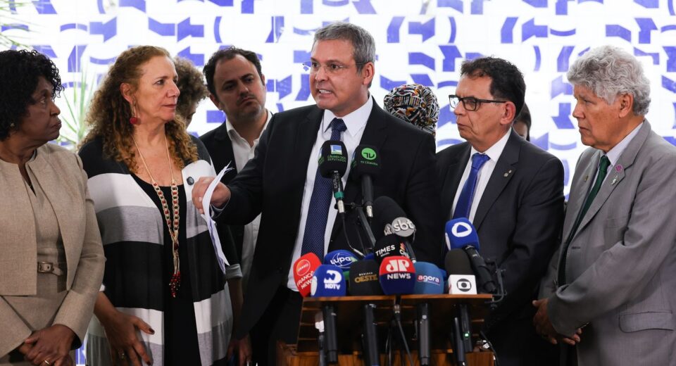 Operação policial no Rio tem críticas e defesas de deputados federais