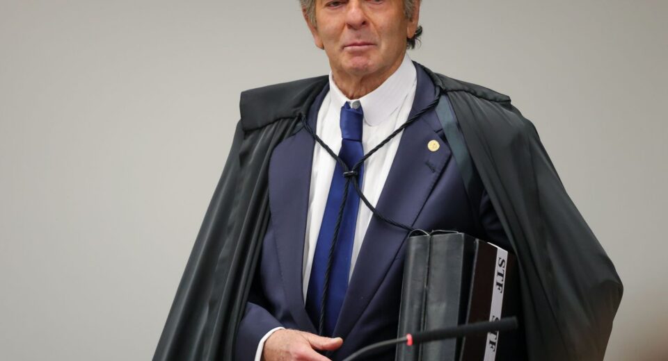 Fachin autoriza Fux a mudar para a Segunda Turma do STF