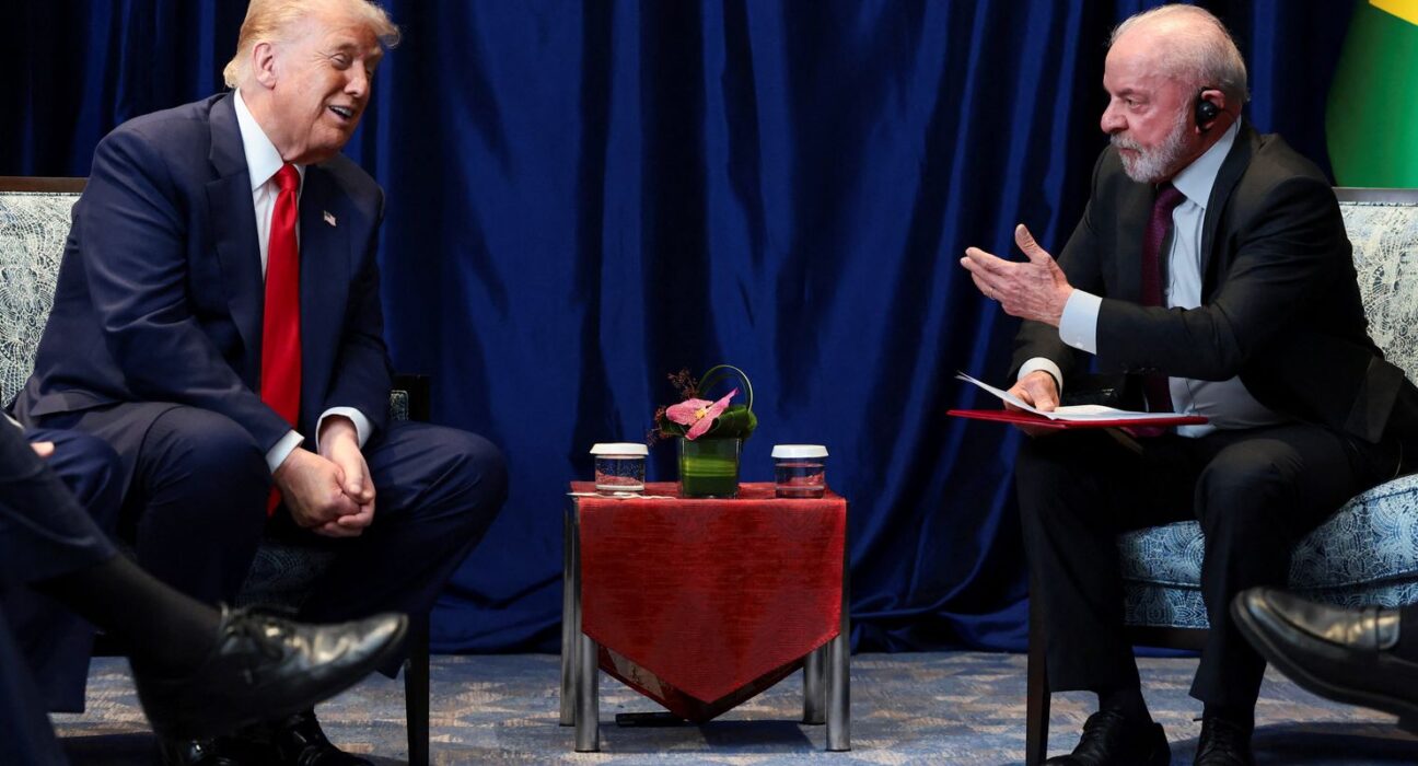 Lula se reúne com Trump na Malásia e discute relações entre Brasil-EUA