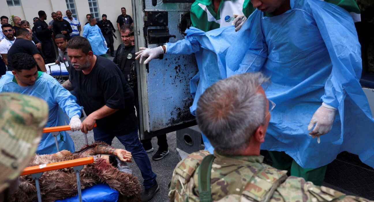 Operação no Rio contra facções criminosas registra 64 mortes