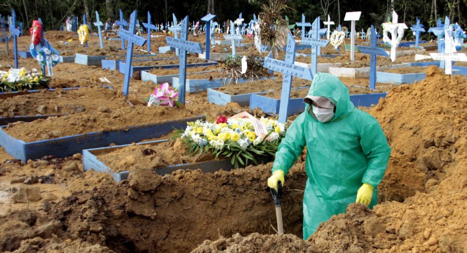 Covid-19 deixou 149 mil crianças e adolescentes órfãos em 2020 e 2021