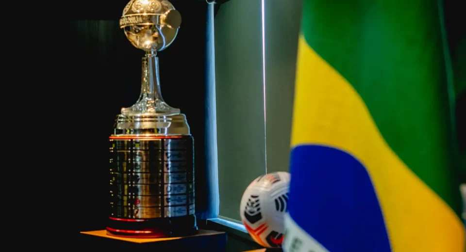 Flamengo e Palmeiras disputam 7ª final brasileira da Libertadores