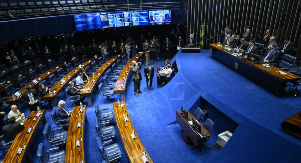 Senado aprova liberar de metas fiscais projetos estratégicos de defesa