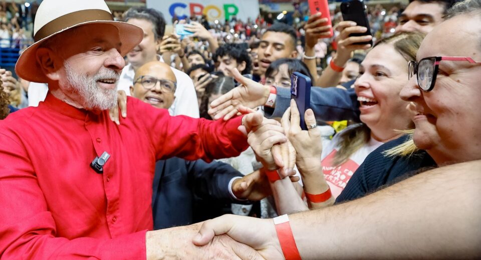 Lula defende América Latina independente contra “fala grossa” externa