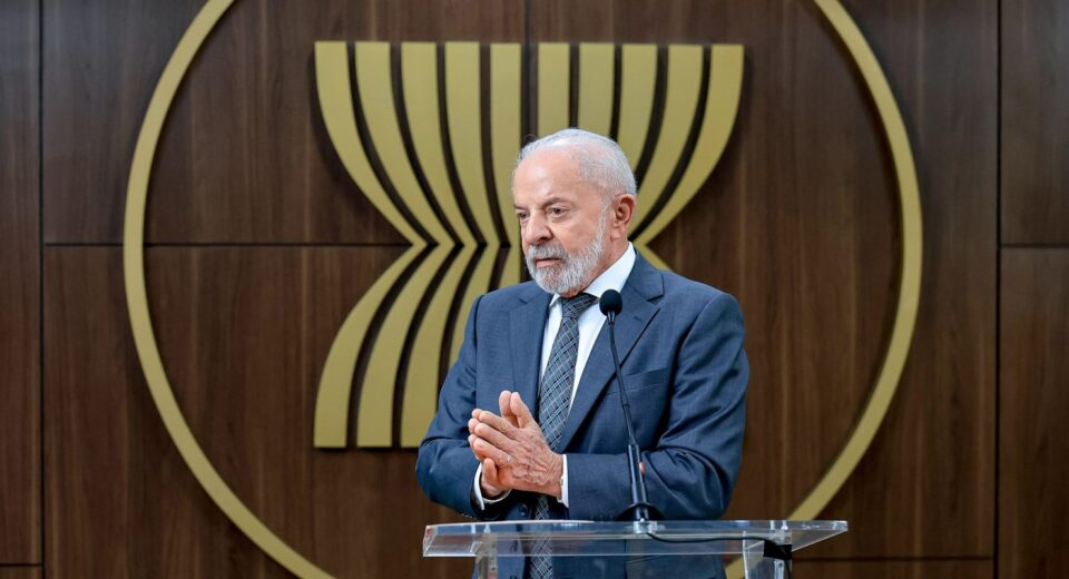 Lula quer discutir com Trump a punição dada a ministros do STF