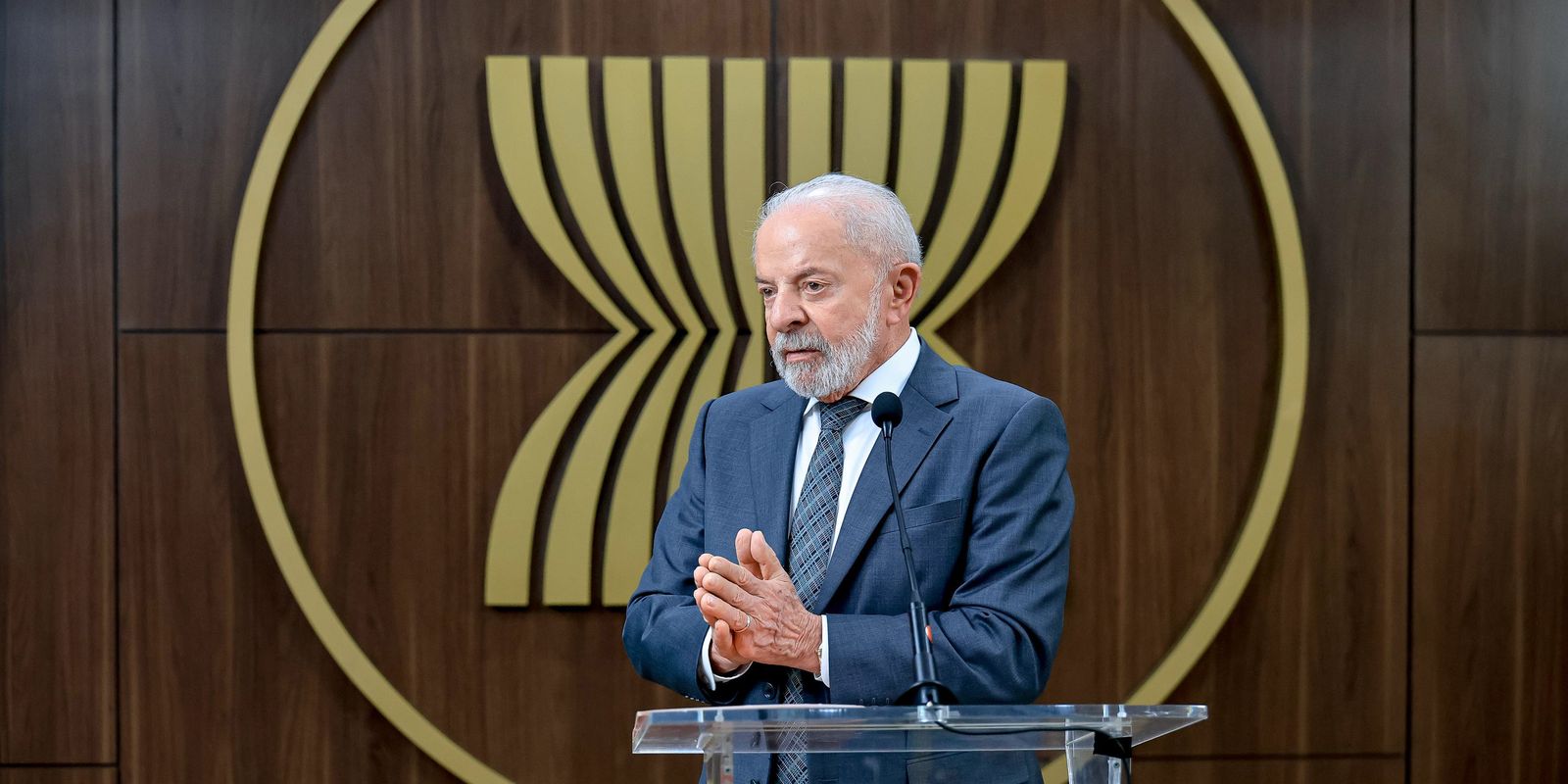 Lula quer discutir com Trump a punição dada a ministros do STF