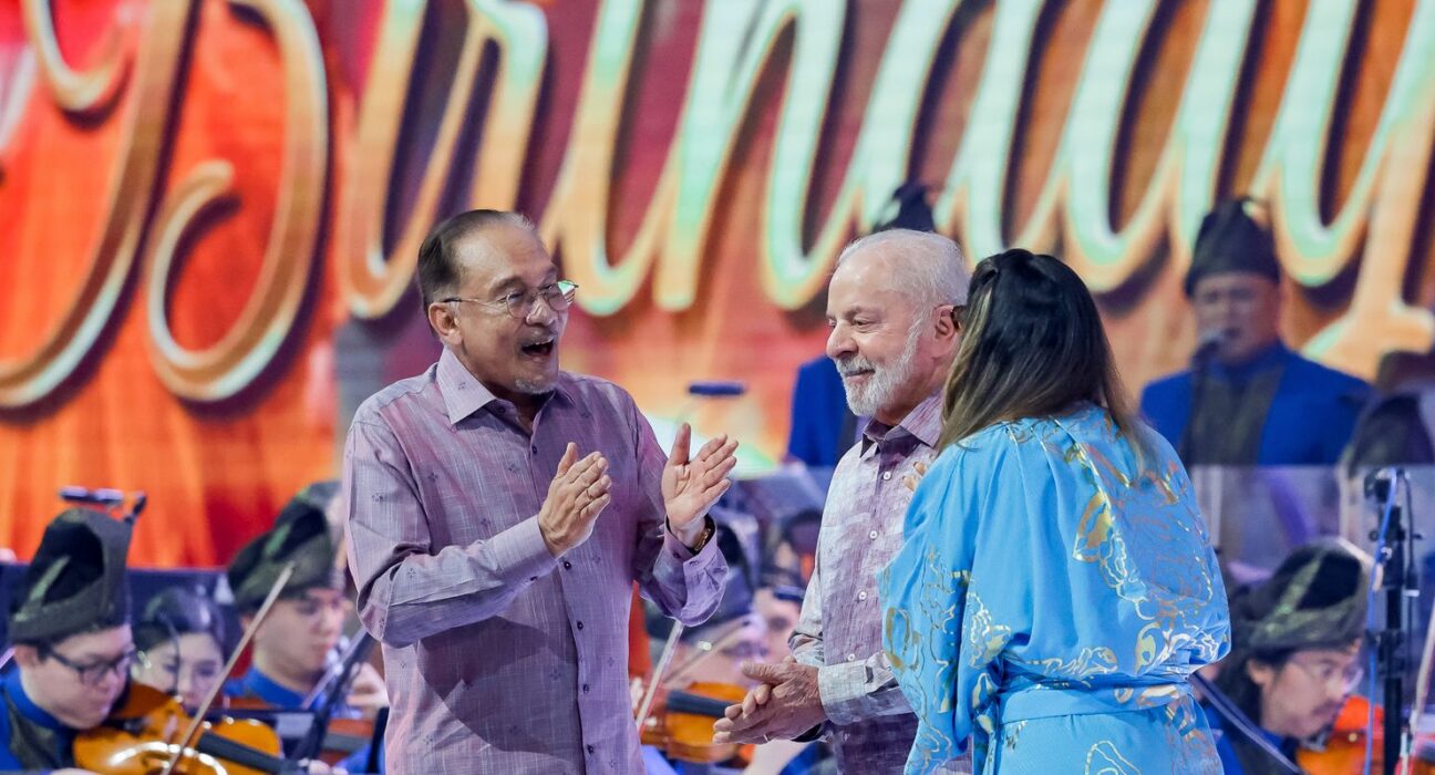 Lula completa 80 anos e se torna o primeiro octogenário no cargo