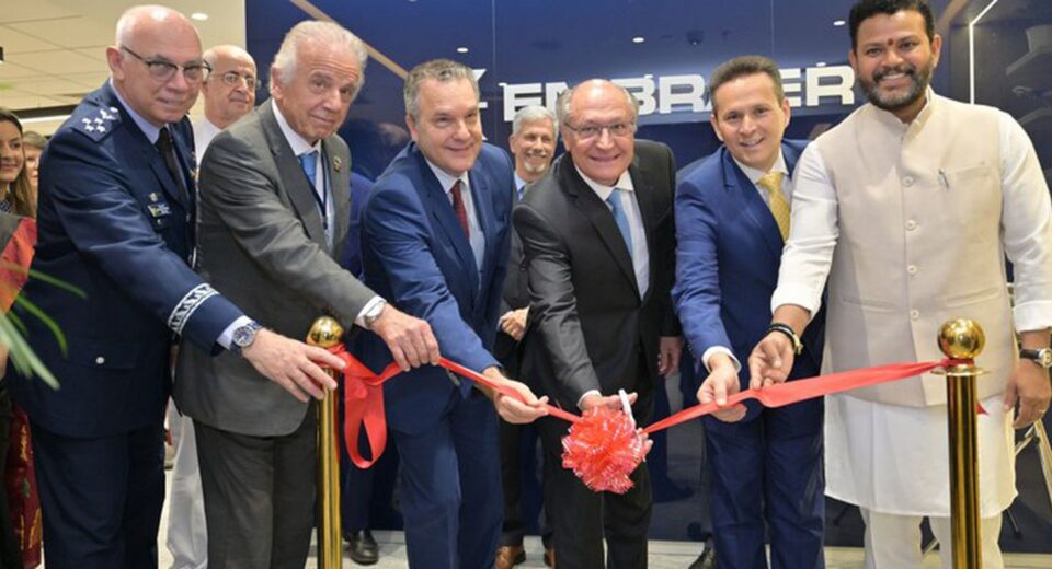 Brasil e Índia fazem acordos em tecnologia, defesa e aeronáutica