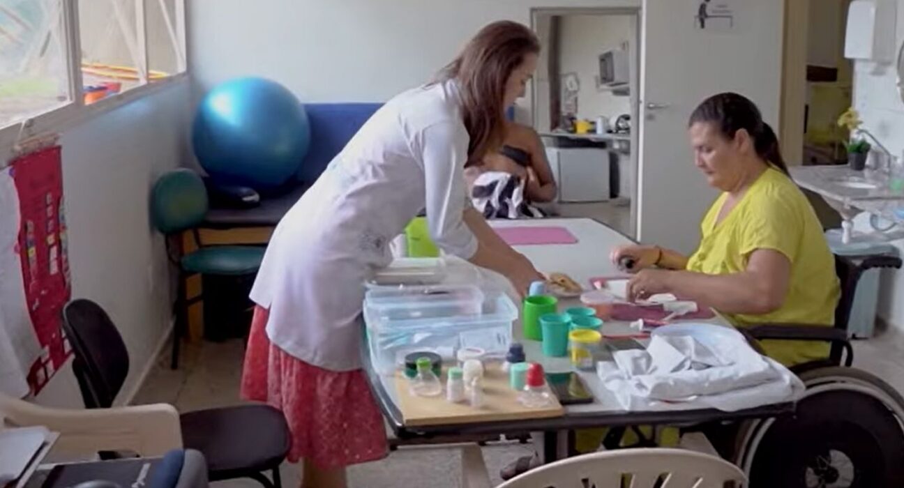 Jornalista da TV Brasil vence Prêmio Amrigs com reportagem sobre AVC