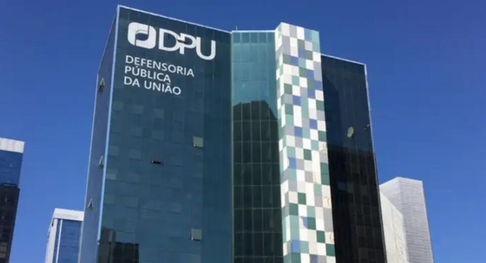 DPU pede que Eduardo Bolsonaro seja notificado por carta nos EUA