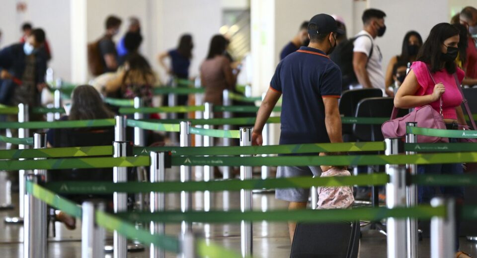 Delegados alertam sobre riscos de piadas sobre bombas em aeroportos