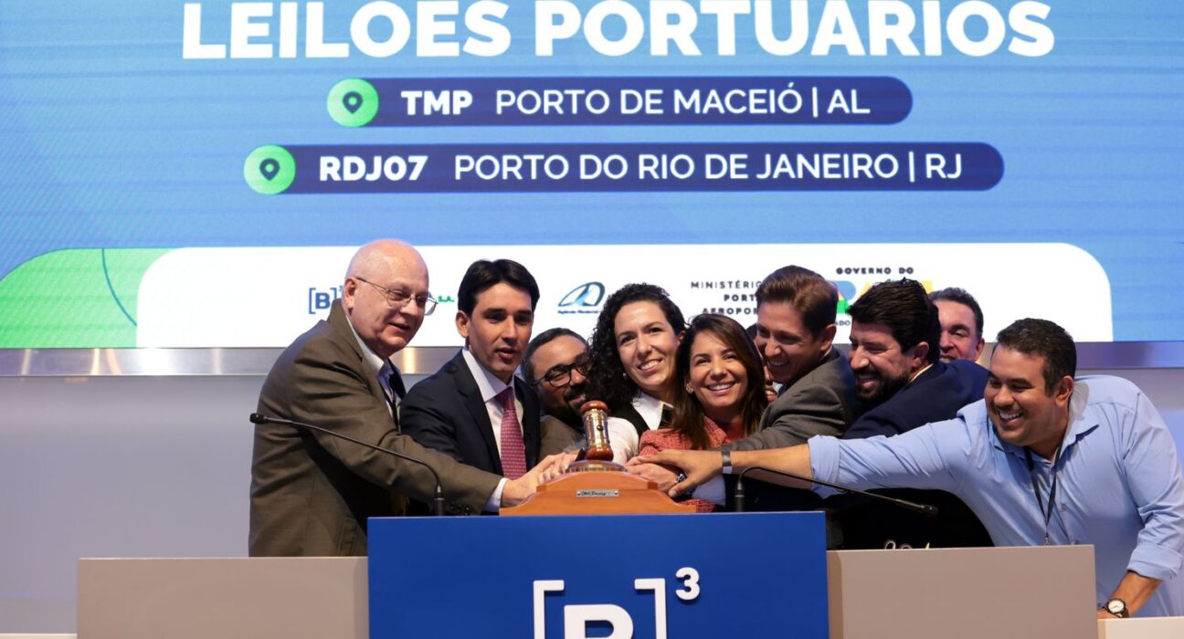 Petrobras e Britto-Macelog vencem leilões portuários em São Paulo
