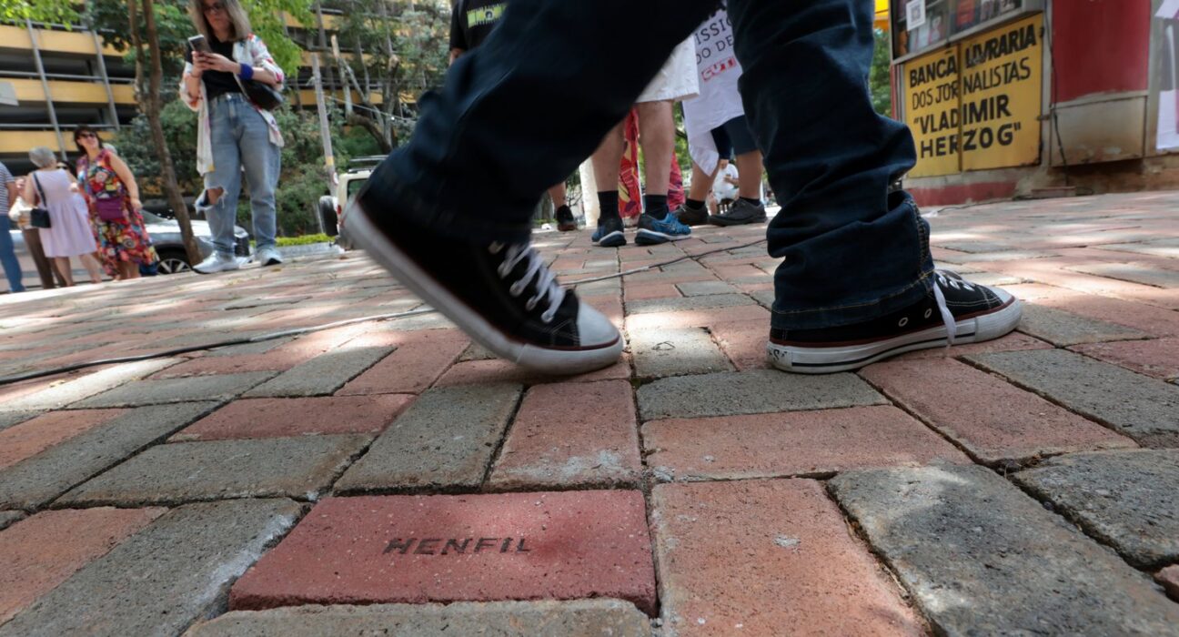 Calçadão em SP homenageia jornalistas que lutaram pela democracia