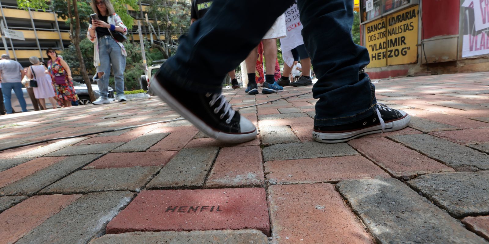 Calçadão em SP homenageia jornalistas que lutaram pela democracia