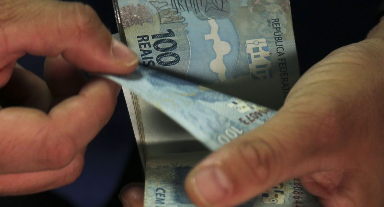 Caixa termina de pagar parcela do Bolsa Família de outubro