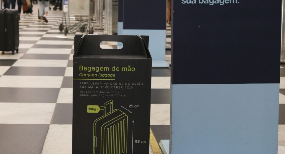 Senado aprova gratuidade para bagagem de mão em voos 