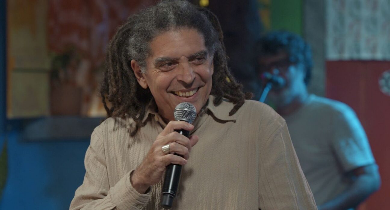 Marcos Sacramento reverencia bambas do Estácio no Samba na Gamboa