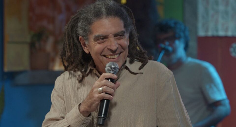 Marcos Sacramento reverencia bambas do Estácio no Samba na Gamboa