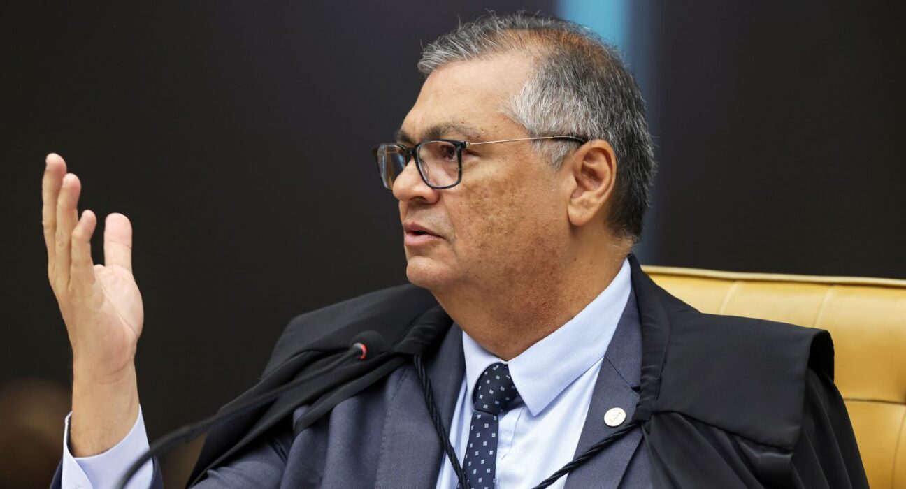 Dino afirma que STF não legitima "vale-tudo com corpos estendidos"