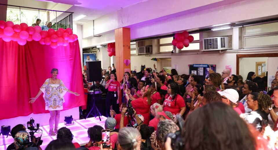 Inca promove autoestima de pacientes em celebração do Outubro Rosa