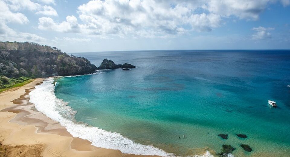 Usina solar garantirá descarbonização da energia em Noronha até 2027