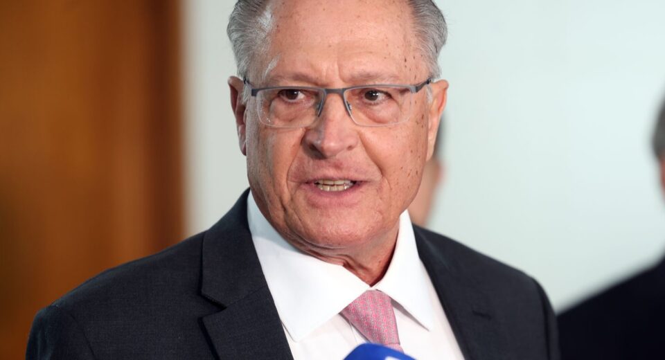 Alckmin: corte tarifário dos EUA é positivo, mas distorções persistem