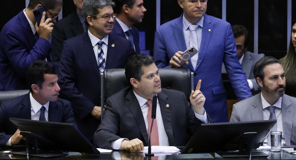 Congresso aprova crédito de R$ 42 bi para Previdência e Bolsa Família