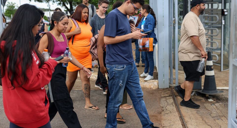 Veículos da EBC fazem cobertura especial do Enem 2025 neste domingo