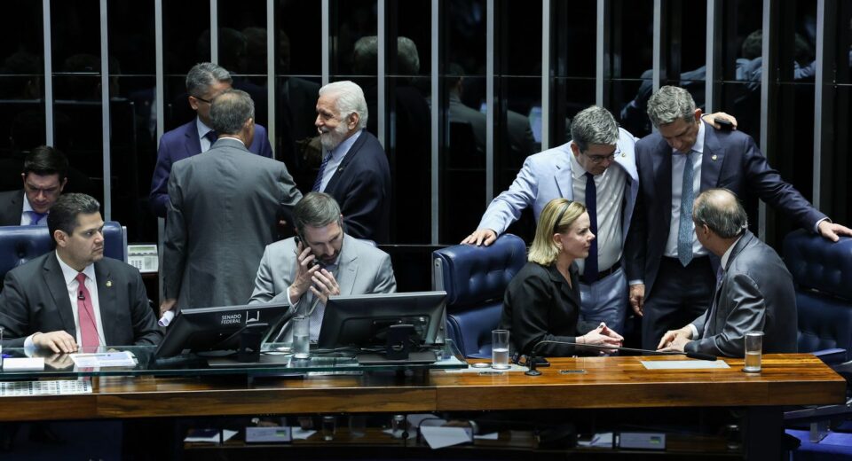 Lula deve sancionar isenção do IR até dia 11, diz Gleisi