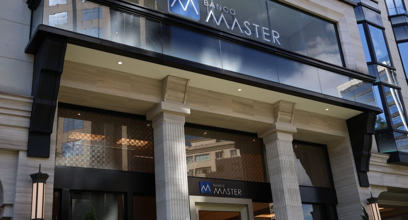 Especialistas alertam para golpes em ressarcimentos do Banco Master