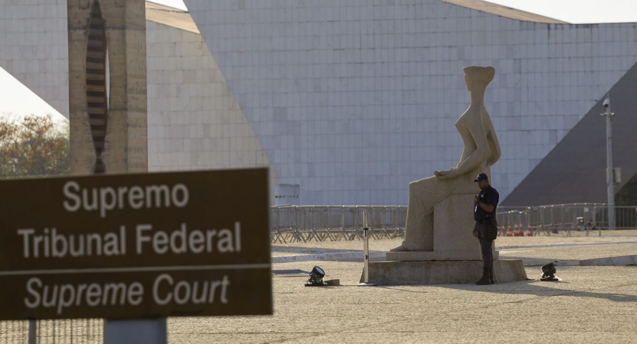 Defesa de Bolsonaro entra com novo recurso no STF contra condenação