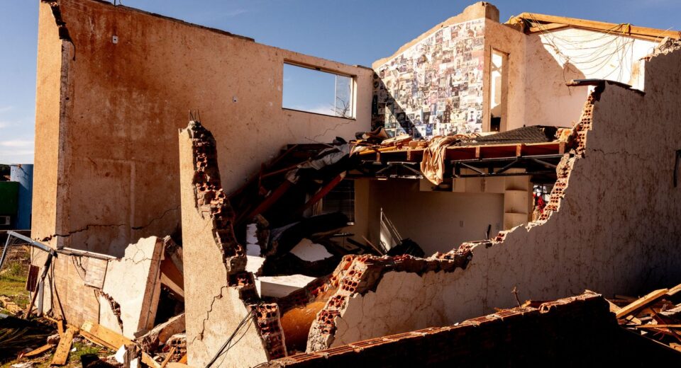 Famílias atingidas por tempestade no Paraná vão receber até R$ 50 mil