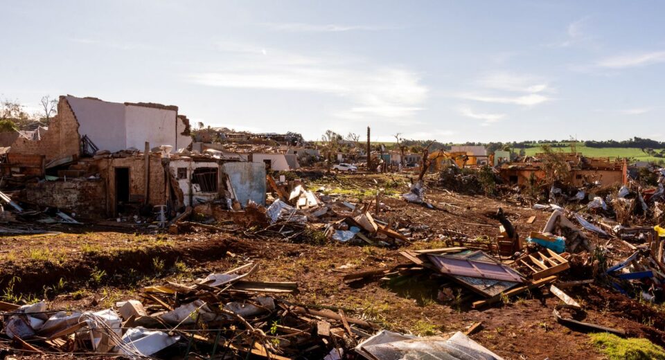 Médicos e psicólogos do SUS atendem vítimas do tornado no Paraná
