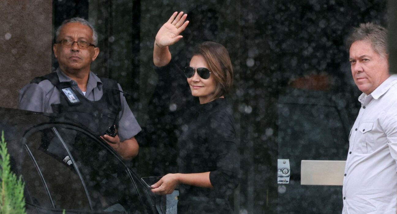 Bolsonaro recebe a ex-primeira-dama Michelle na PF