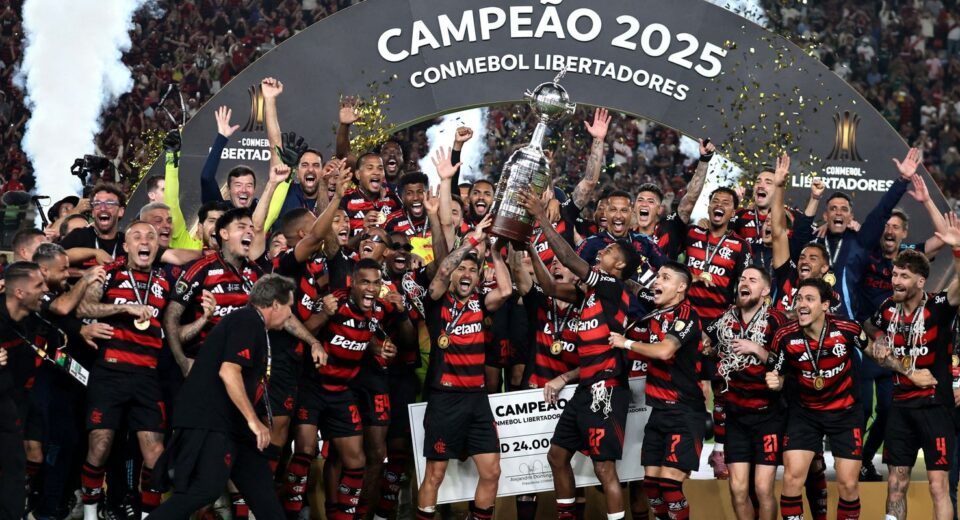 Flamengo vence Palmeiras e vira 1º brasileiro tetra da Libertadores