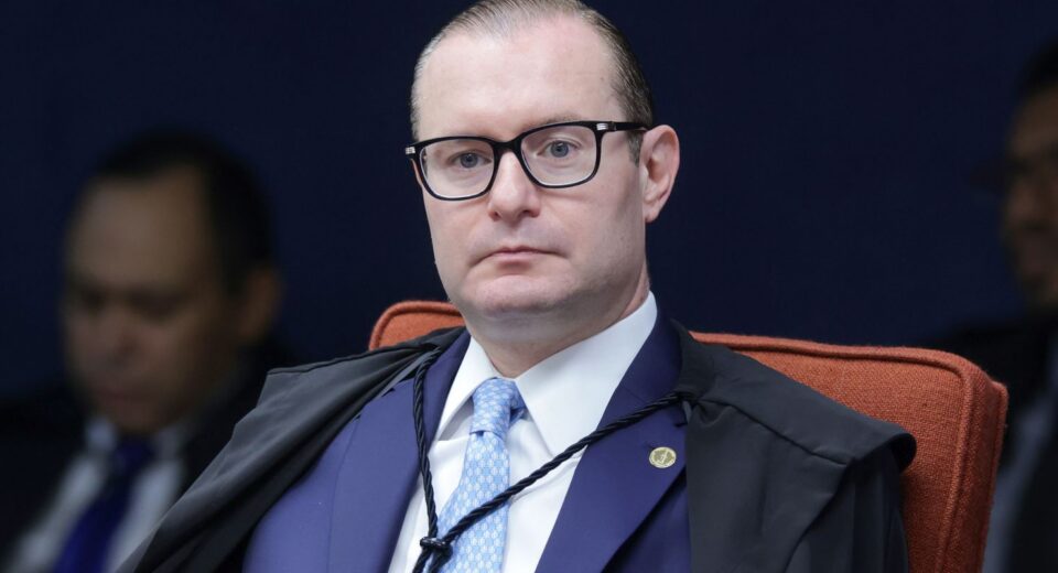 STF forma maioria para manter condenação de Bolsonaro e aliados