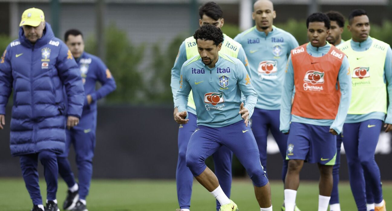 Com equipe completa, Ancelotti comanda atividade em Londres