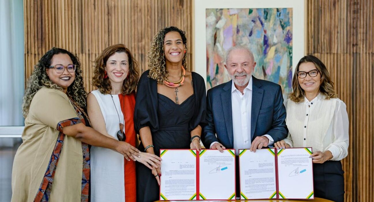 Lula assina 28 decretos para regularizar territórios de quilombolas