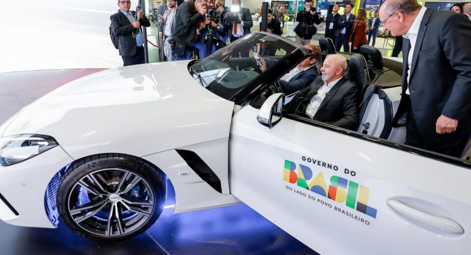 Lula celebra retirada de tarifas pelos EUA e diz que sinaliza respeito