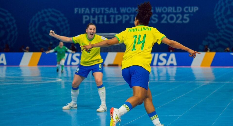 Brasil goleia Irã na estreia da Copa do Mundo de futsal feminino