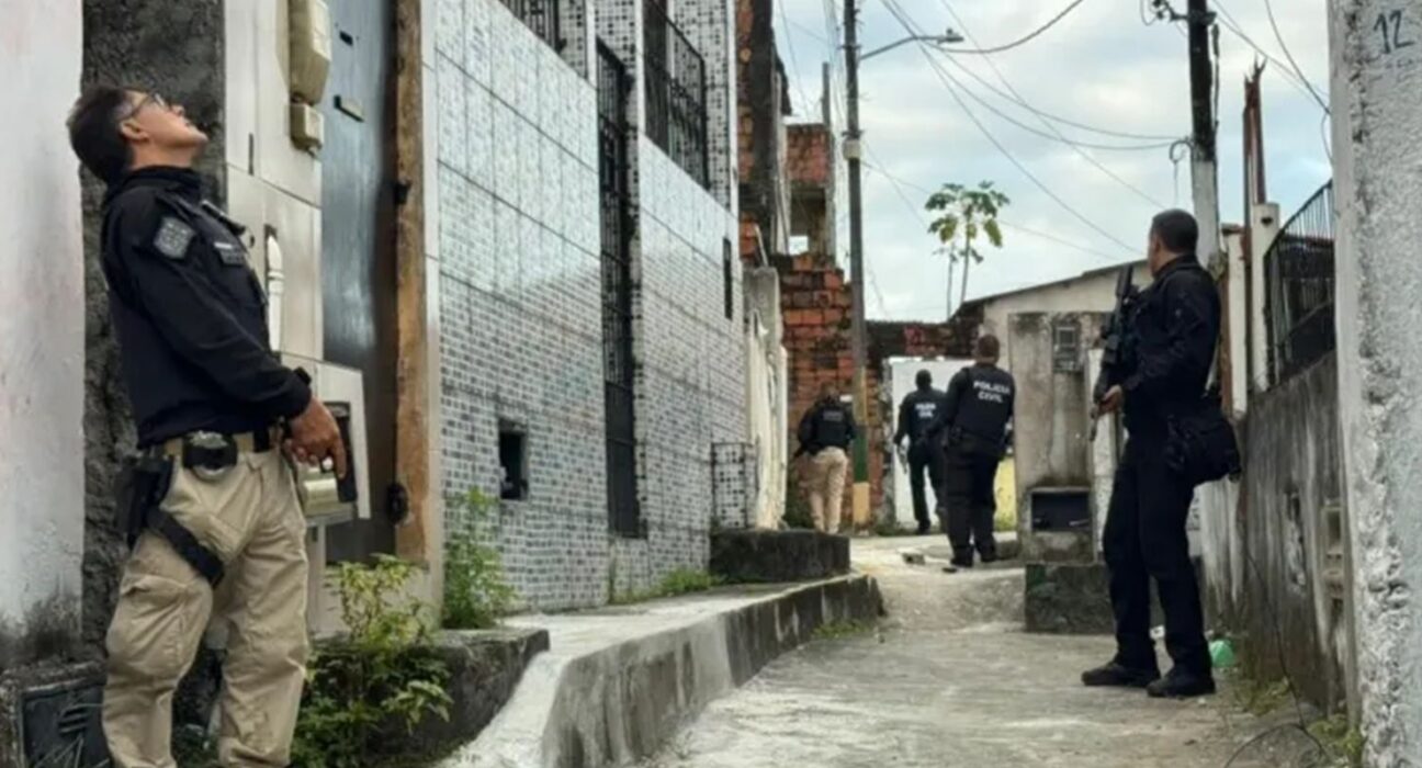 Ação contra o Comando Vermelho prende 35 na Bahia; 1 pessoa foi morta